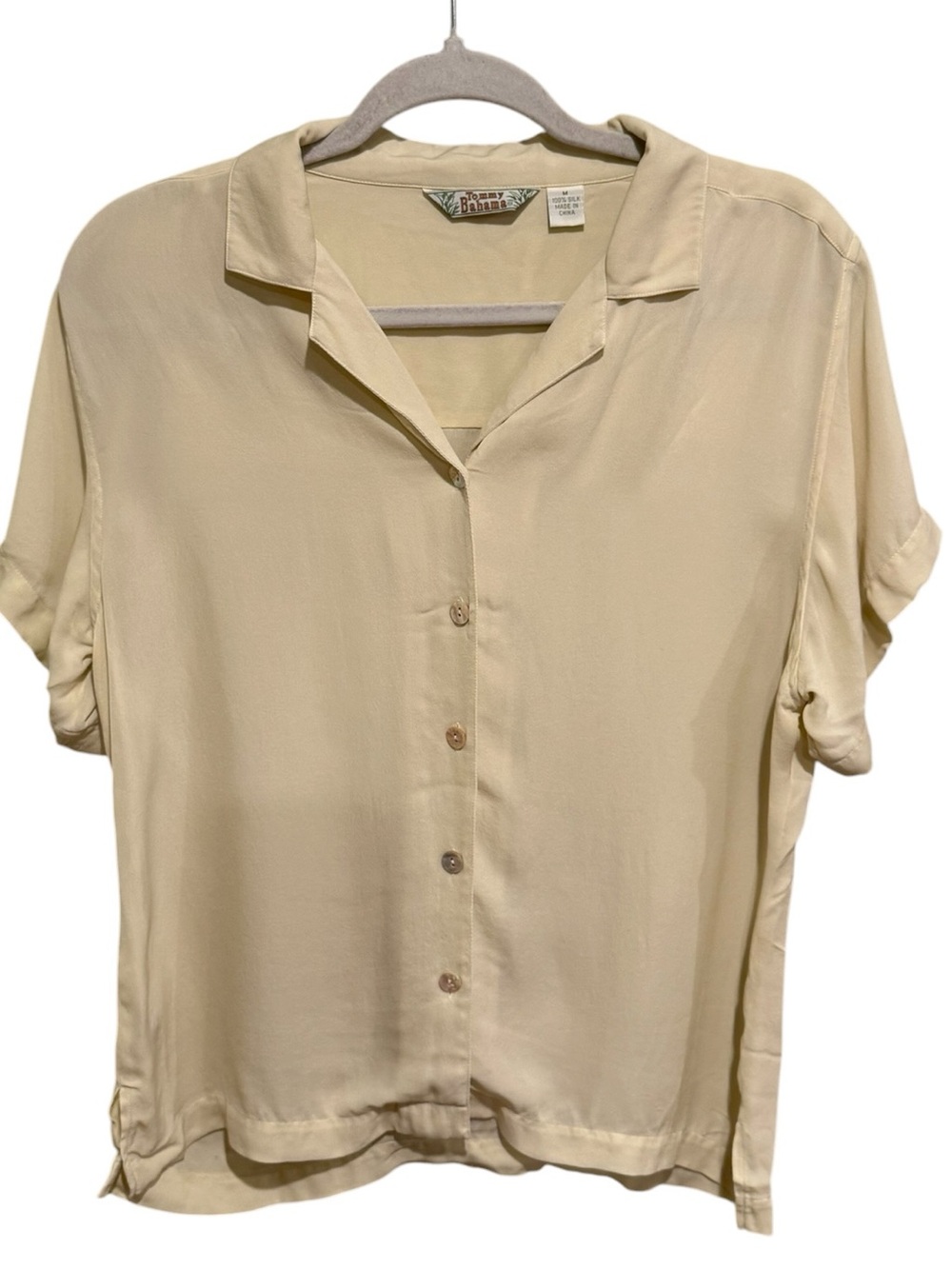 VINTAGE Tommy Bahama 100% Silk Cream Short-Sleeve Button-Front Camp Collar Top